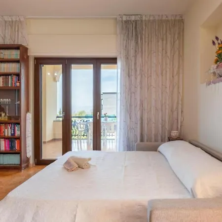La Terrazza Di Valeria By Interhome *