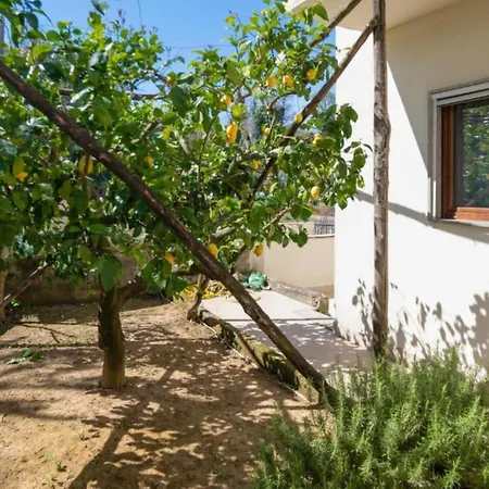 La Terrazza Di Valeria By Interhome Daire *